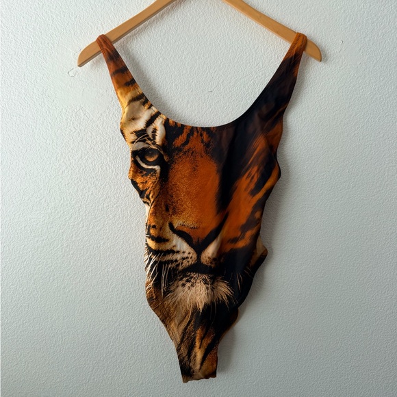NWT Skims X Roberto Cavalli Scoop Neck One Piece In Tiger Face Print Size Small - Picture 2 of 6